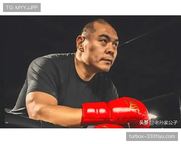 张志磊在家练拳把地板砸穿了，物业上门差点报警