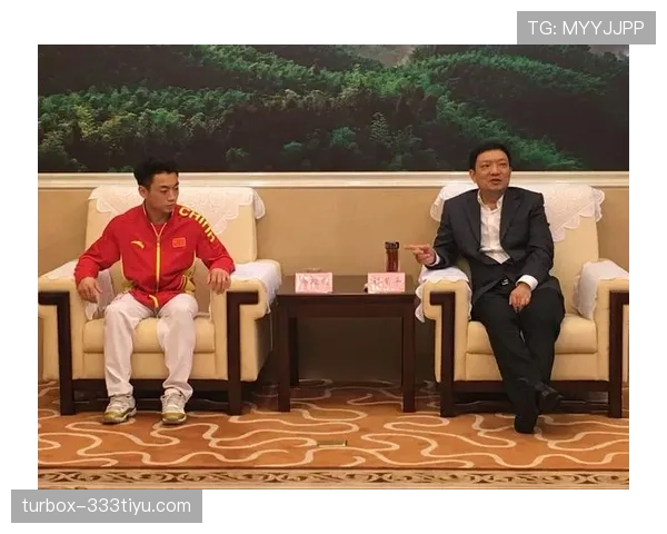 邹敬园家里摆满奖杯,邻居以为开了个小博物馆 邹敬园家里摆满奖杯,邻居以为开了个小博物馆
